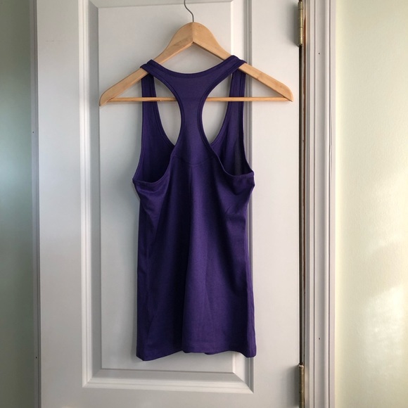 NIKE Workout Tank NWOT - Picture 2 of 3